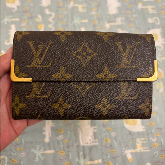 Louis Vuitton Handbags - Louis Vuitton Vintage Tressor Wallet (PRICE FIRM)